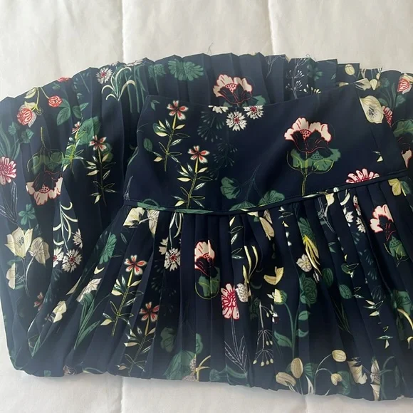 LOFT floral skirt - Picture 6 of 6